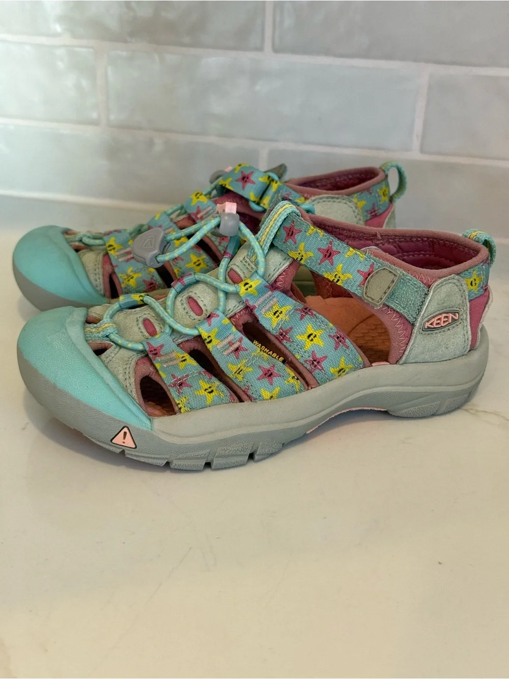 Keen Kids Aqua and Pink Star-Print Closed-Toe Sandals